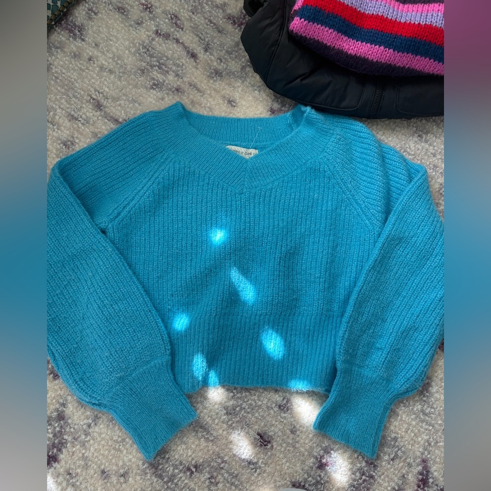 Nordstrom V-Neck Sweater in Vibrant Blue